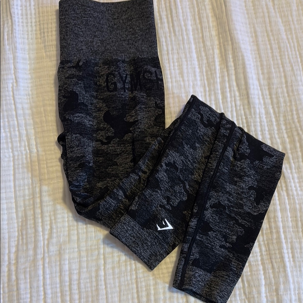 Gymshark womens Camo Leggings - Black and Gray